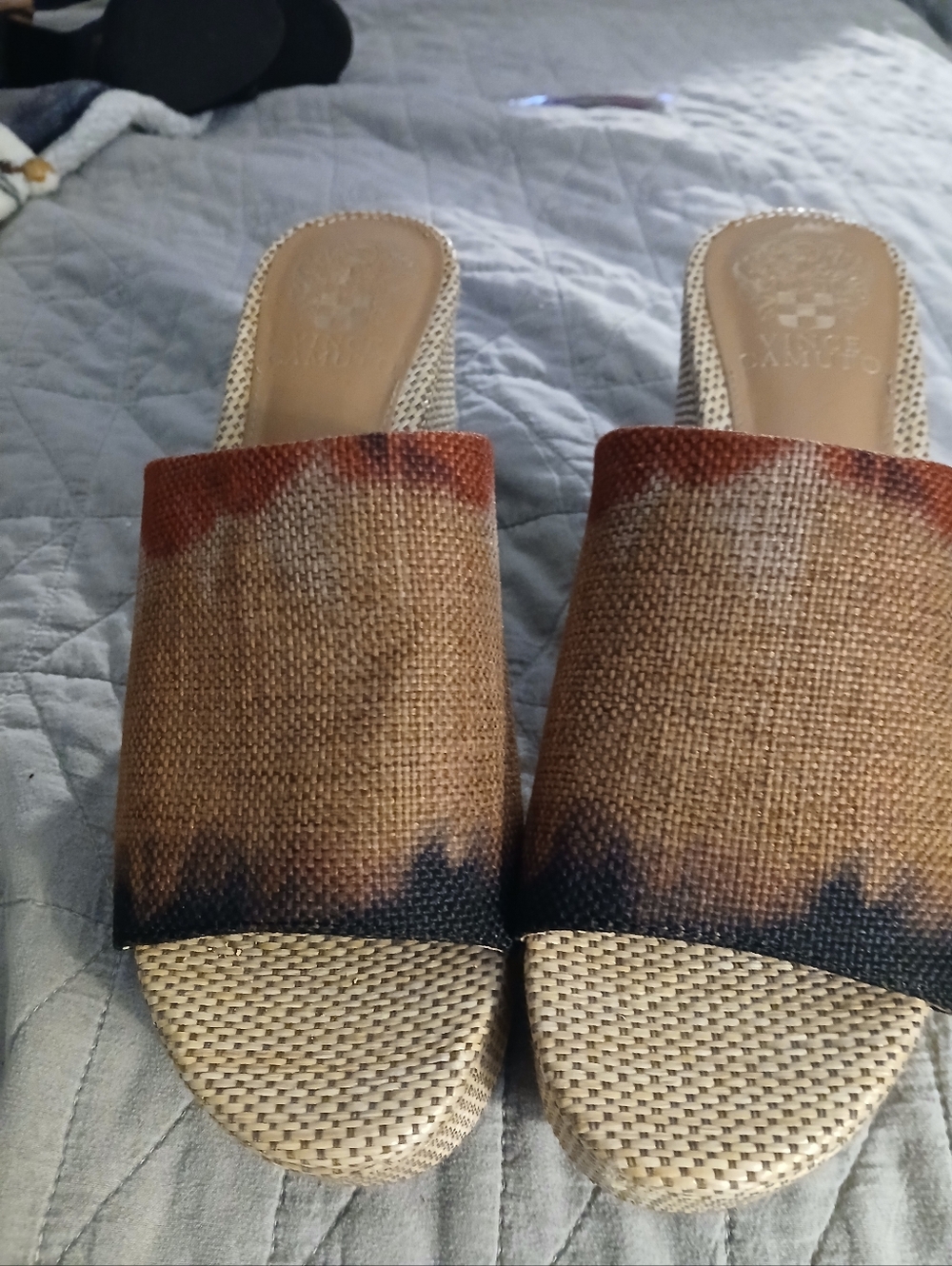 Vince Camuto Brown Tie-Dye Wide-Band Slide Mules